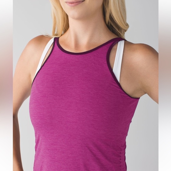 Lululemon in the flow tank - Picture 1 of 5